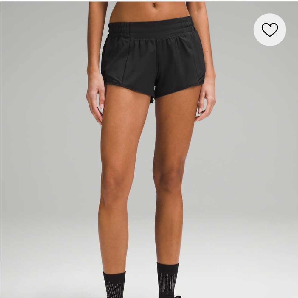 Lululemon hotty hot low rise 2.5inch short